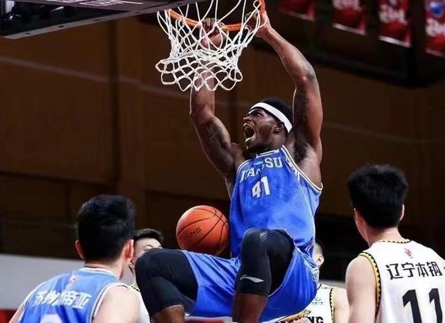重返CBA赛场！曝防守大闸加盟江苏男篮，曾对阵山东狂砍28分15板