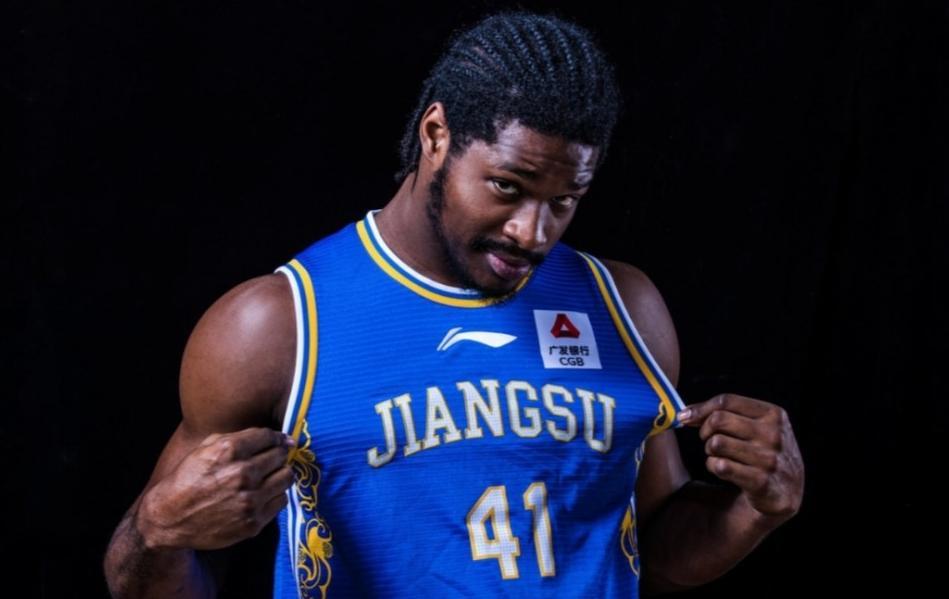 重返CBA赛场！曝防守大闸加盟江苏男篮，曾对阵山东狂砍28分15板