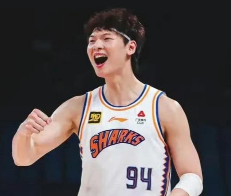 上海明天启程日本拉练，张镇麟晚几天会合，球队将重点签护框大外